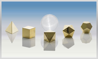Bioholonkugel in Klar mit platonischen Körpern, Tetraeder, Hexaeder, Oktaeder, Ikosaeder, Dodekaeder